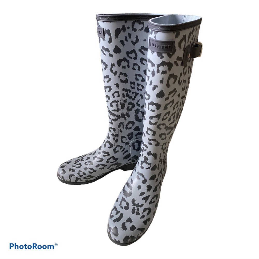 Hunter BRAND NEW rain boots.